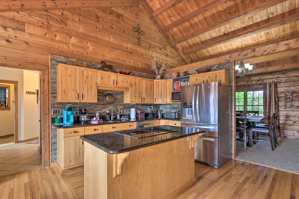 House (4 Bedrooms) | Interior