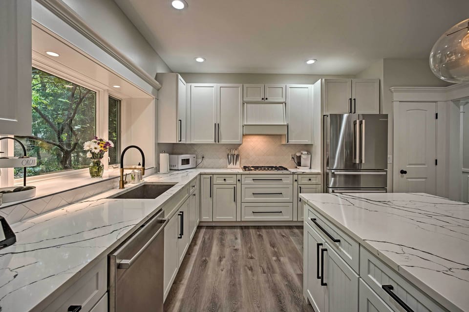 House (6 Bedrooms) | Interior