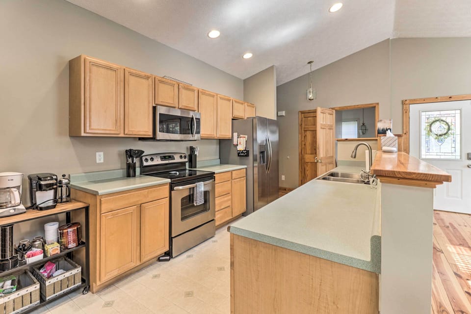 House (5 Bedrooms) | Interior