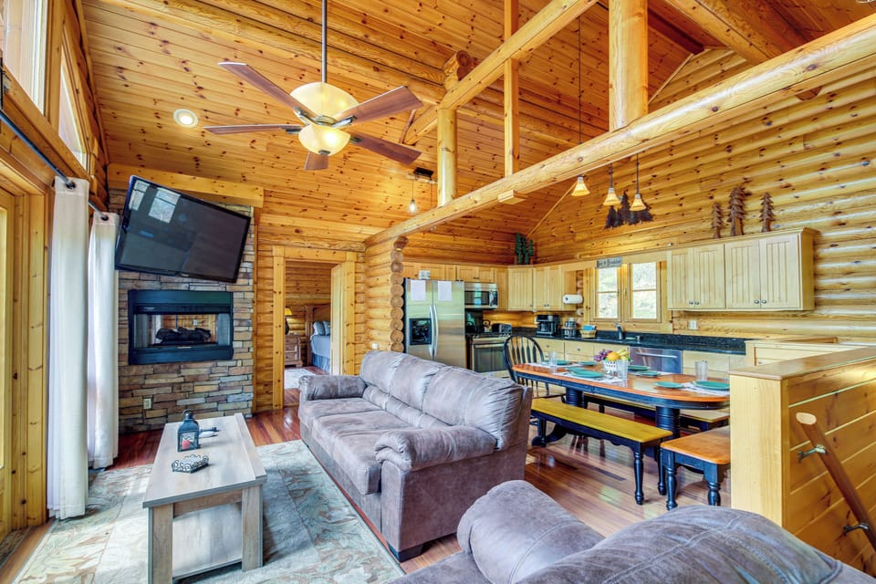 House (3 Bedrooms) | Interior