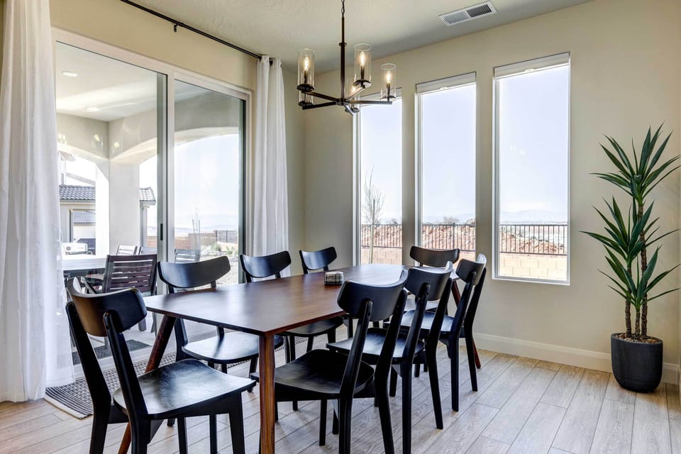 House (5 Bedrooms) | Interior