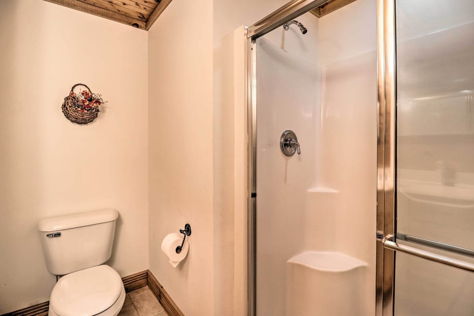 Private Sapphire Valley Resort Cabin w/ Mtn Views! Cottage in North Carolina