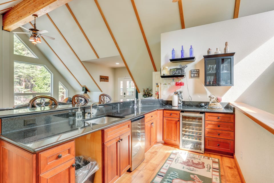 House (3 Bedrooms) | Interior