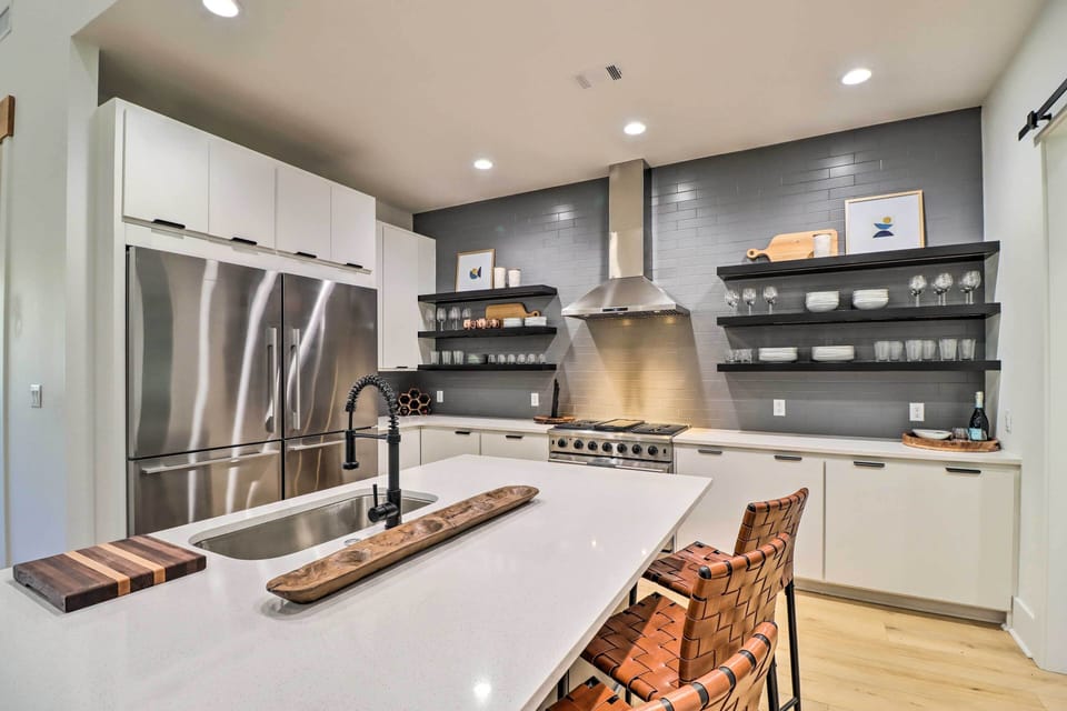 House (5 Bedrooms) | Interior