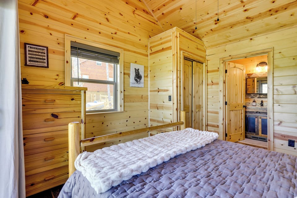 House (2 Bedrooms) | Interior
