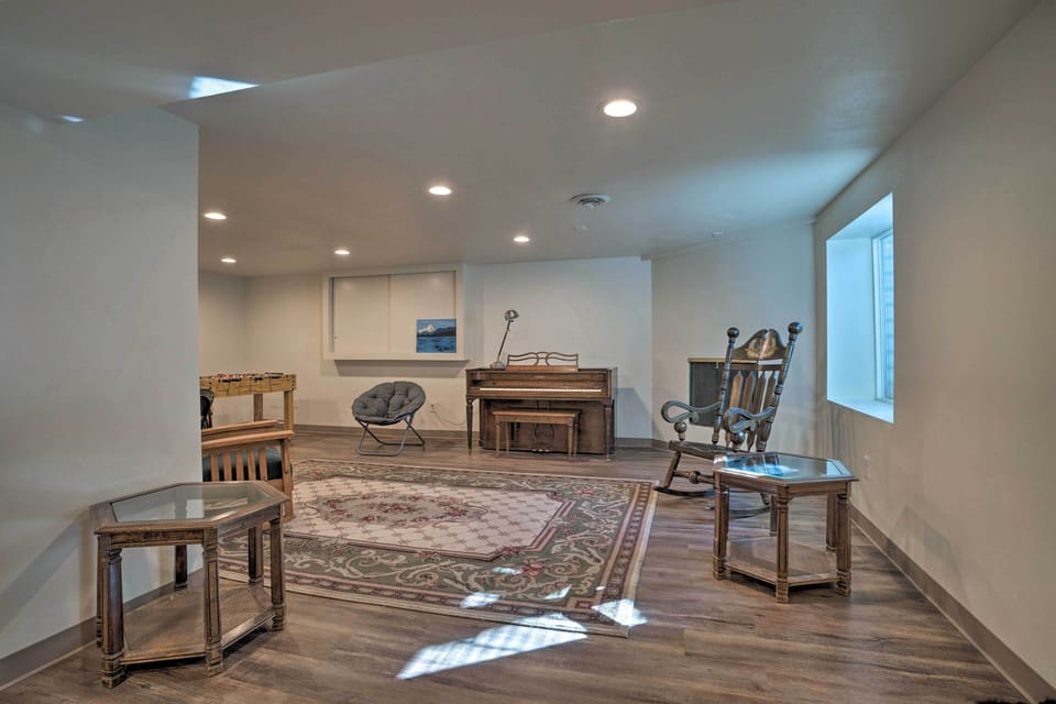 House (5 Bedrooms) | Interior