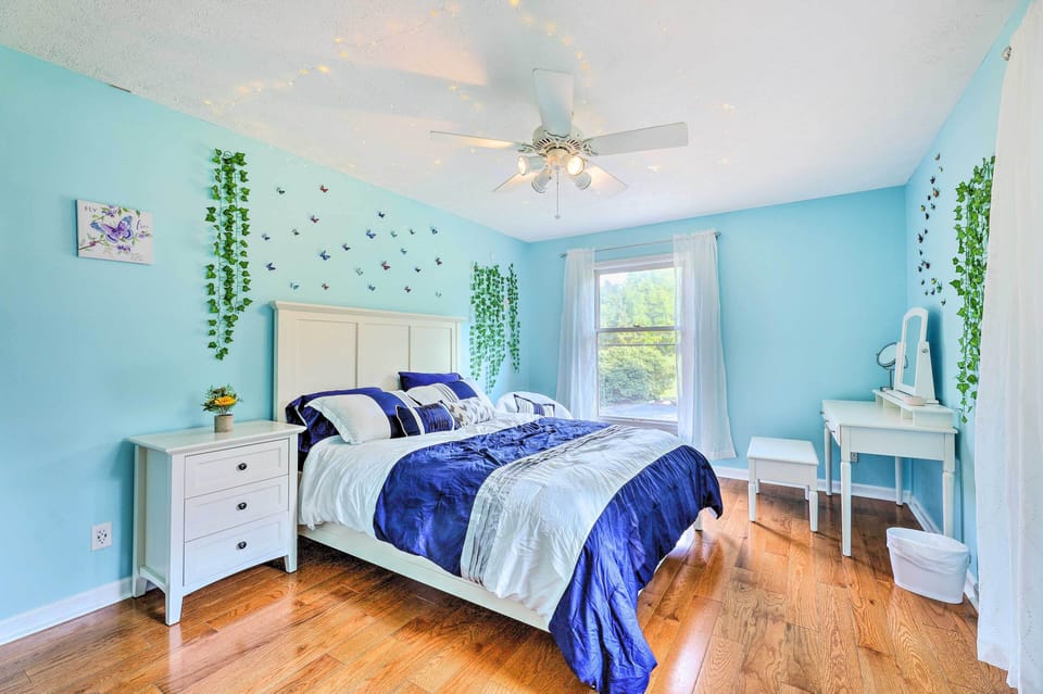 Family-friendly Brookville Home w/ Hot Tub! Cottage in Indiana