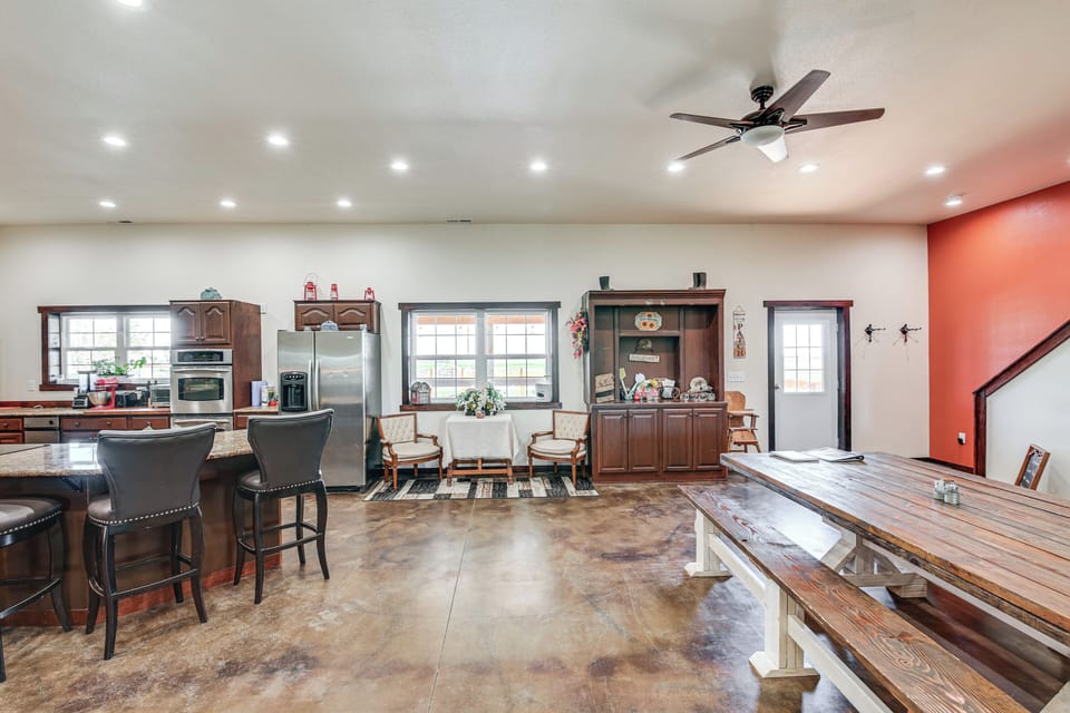 House (4 Bedrooms) | Interior