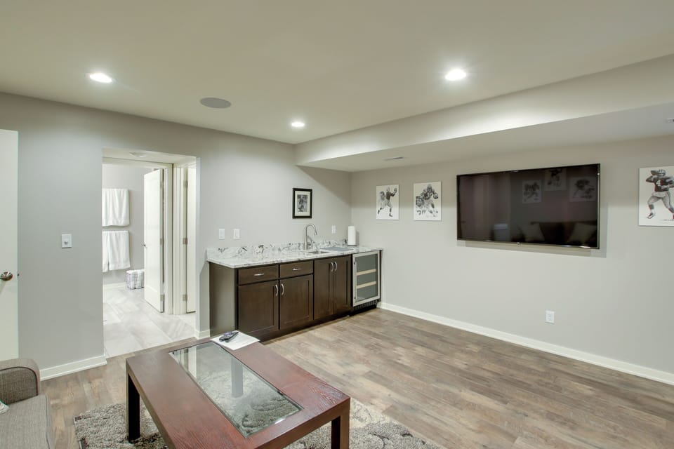 House (5 Bedrooms) | Interior