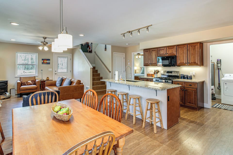 House (3 Bedrooms) | Interior