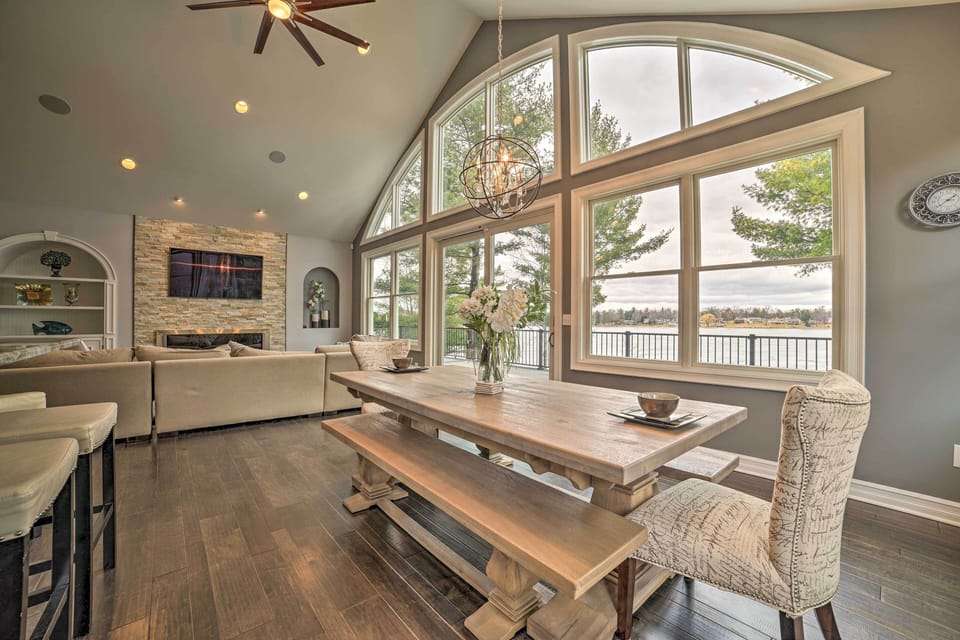 House (5 Bedrooms) | Interior