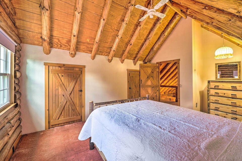 House (6 Bedrooms) | Interior
