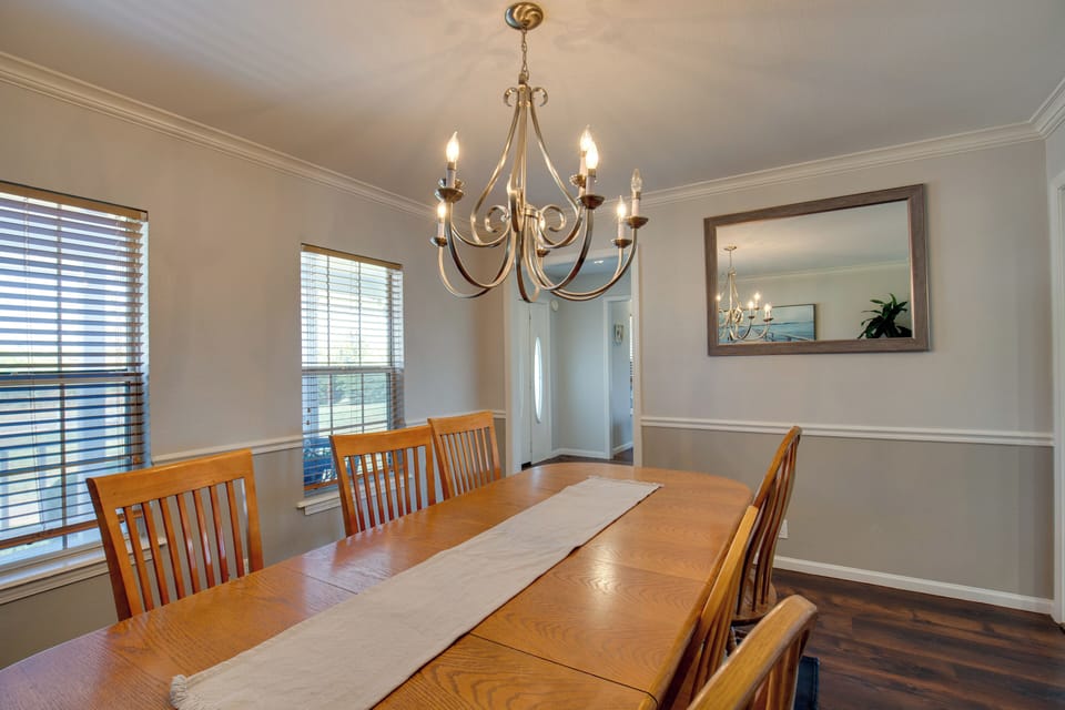 House (6 Bedrooms) | Interior