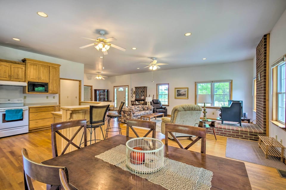 House (2 Bedrooms) | Interior