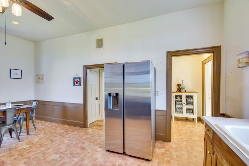 House (2 Bedrooms) | Interior