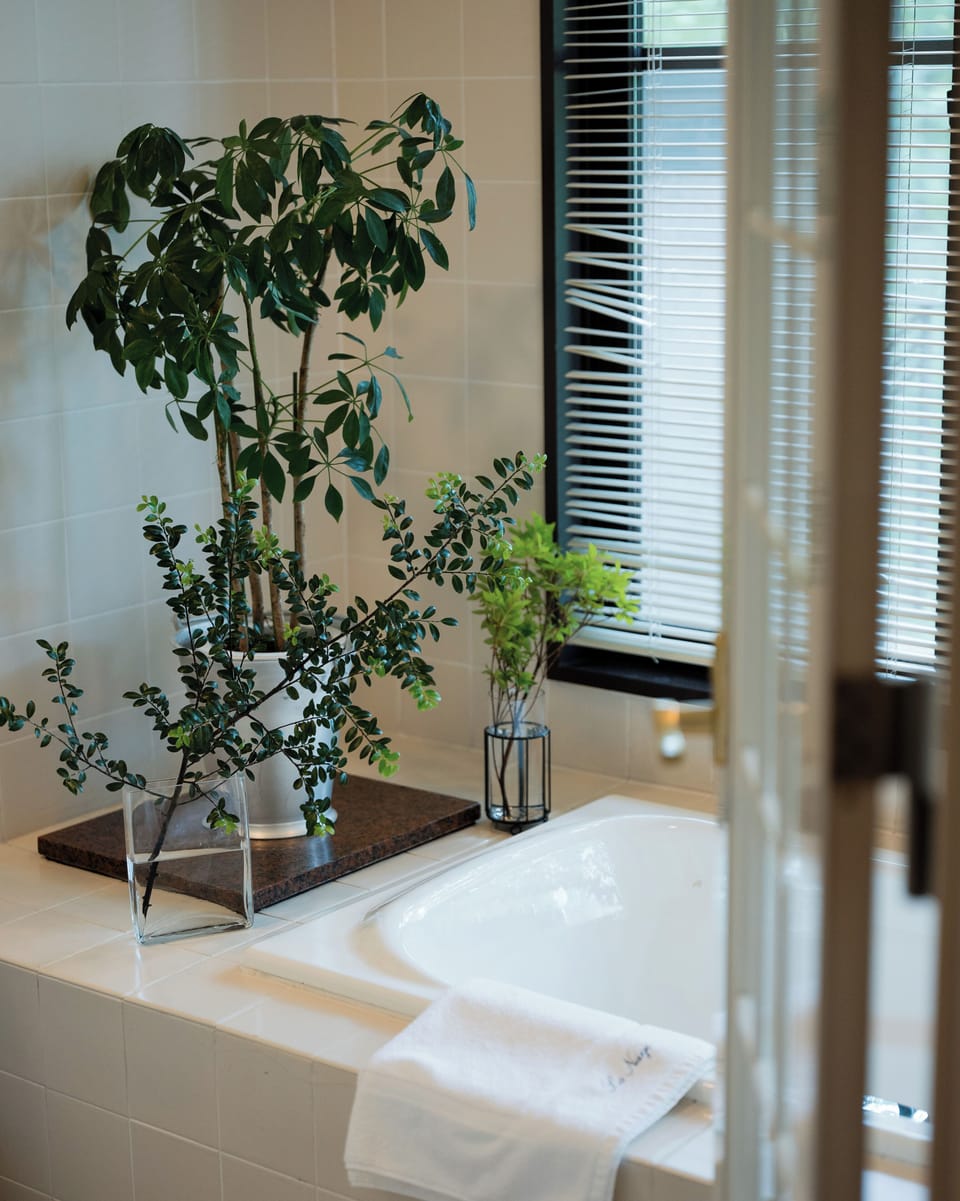 Superior Room | Bathroom | Free toiletries, hair dryer, bathrobes, slippers
