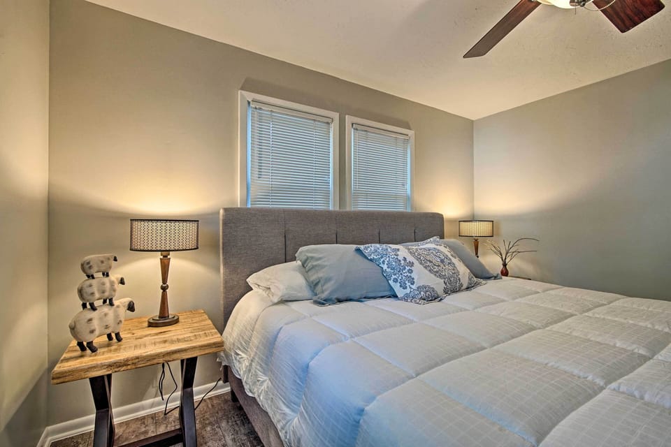 Cute Emporia House - Mins to Downtown & Esu! Cottage in Emporia