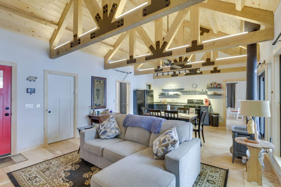 House (3 Bedrooms) | Interior