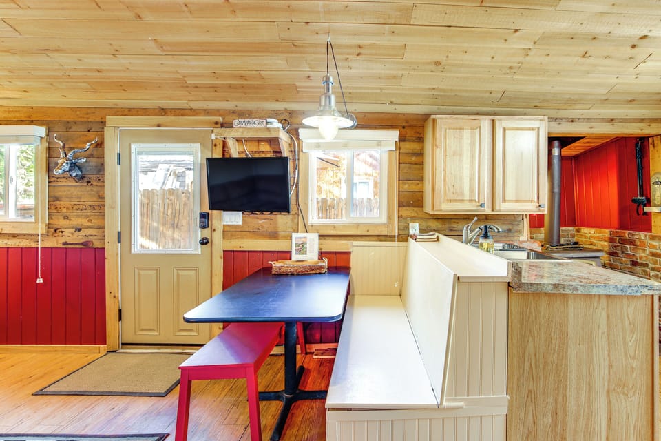 House (2 Bedrooms) | Interior