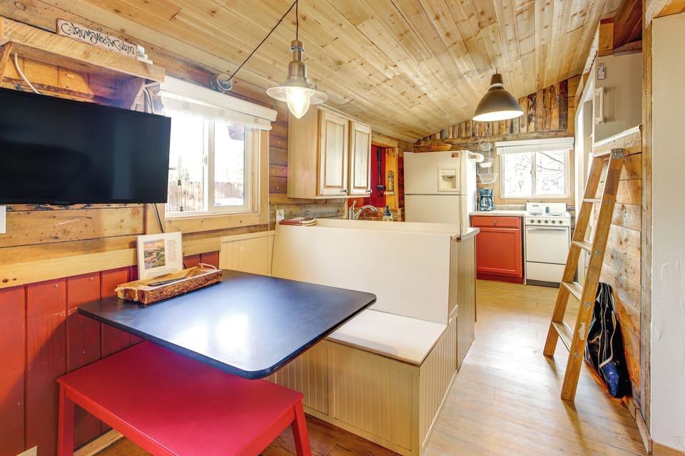 House (2 Bedrooms) | Interior