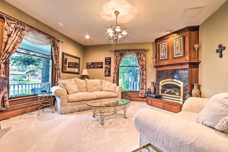 House (5 Bedrooms) | Interior
