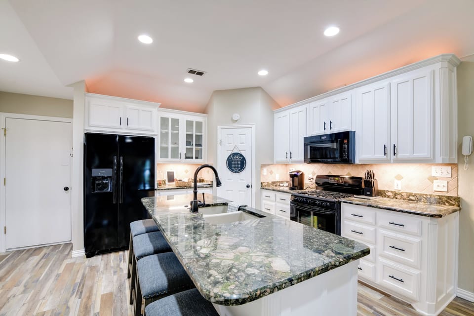 House (3 Bedrooms) | Interior