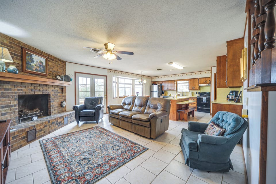 House (3 Bedrooms) | Front of property