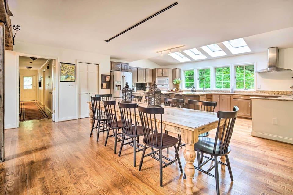 House (6 Bedrooms) | Interior