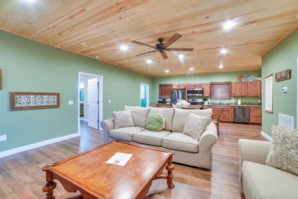 House (2 Bedrooms) | Interior
