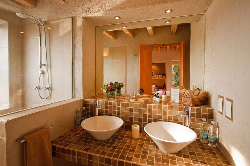 Junior Suite (El Crepusculo) | Bathroom sink