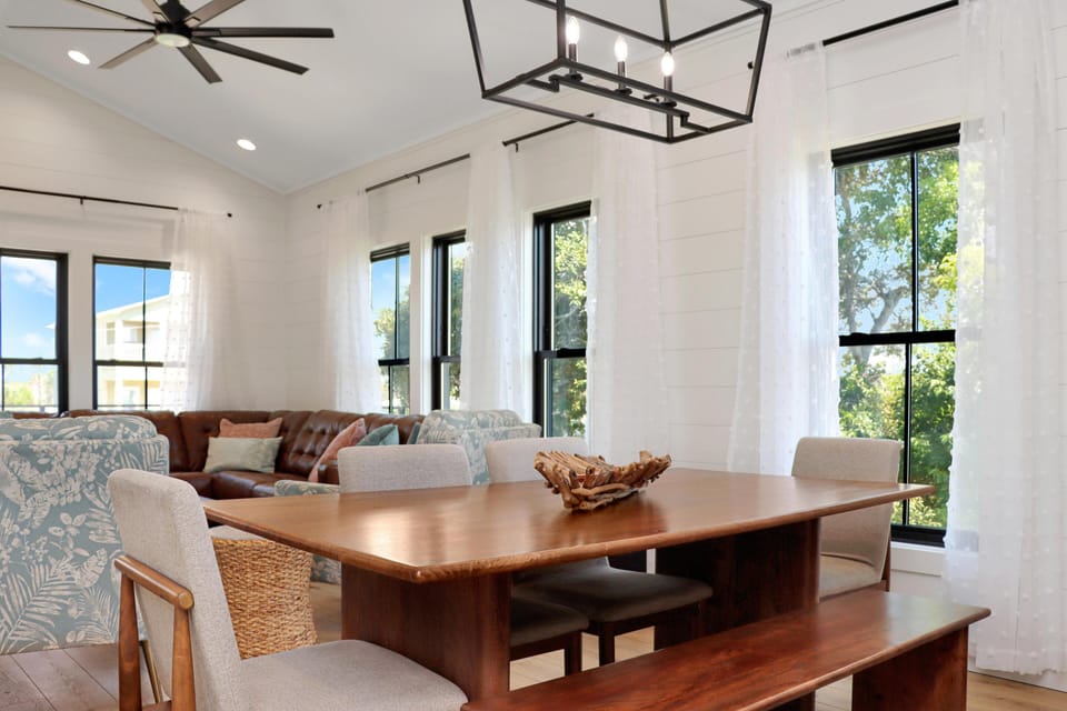 House, Multiple Beds (Emerald Palms) | Dining