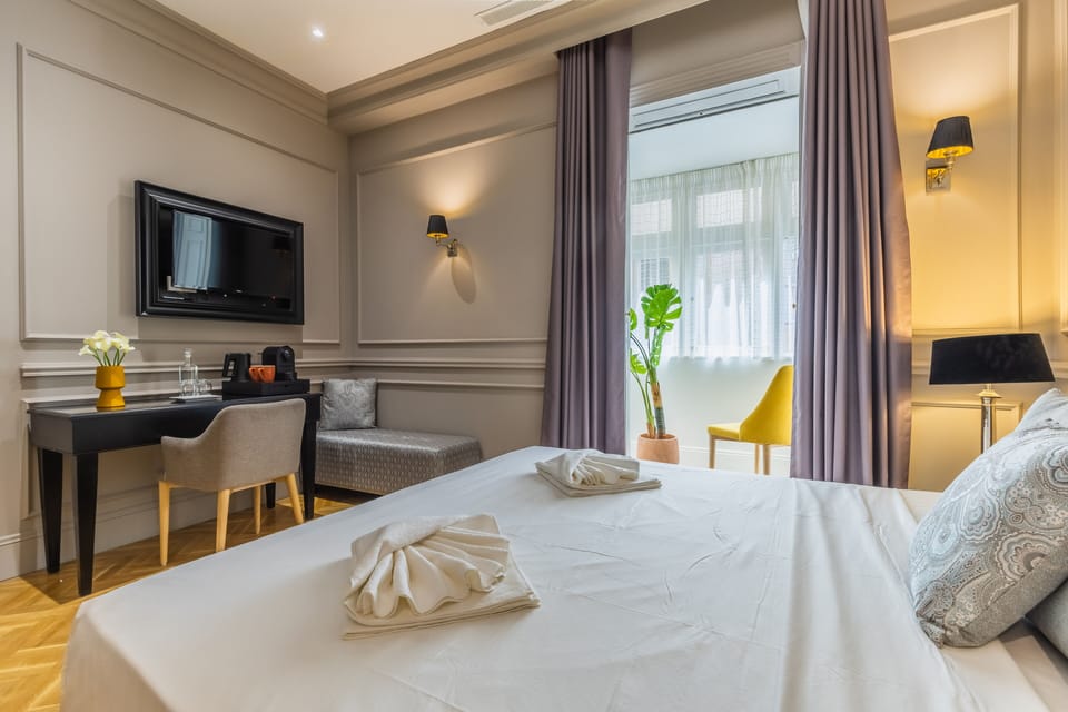 Jasmine | 1 bedroom, desk, free WiFi