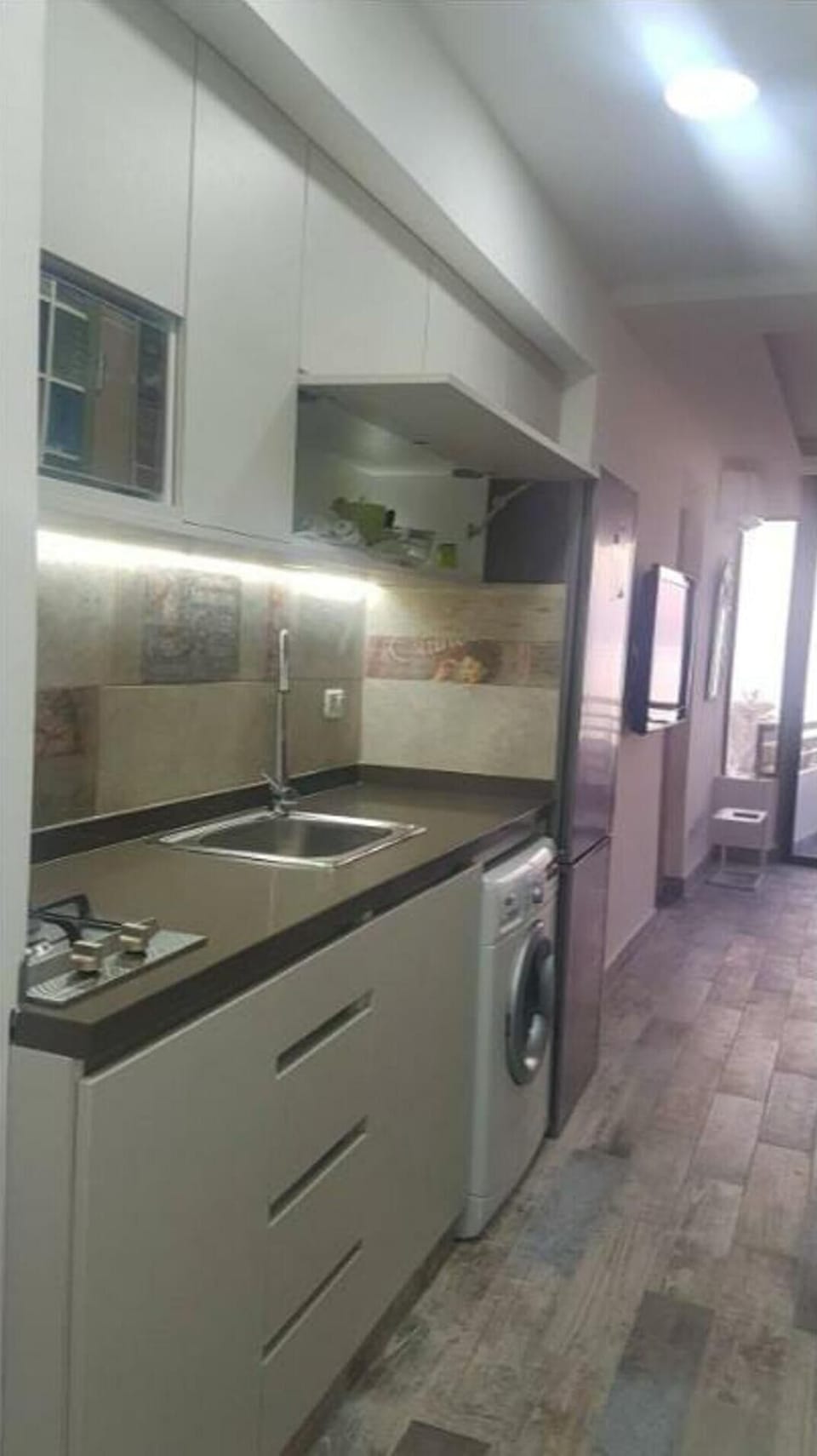 Chalet | Private kitchen | Fridge, microwave, stovetop, electric kettle