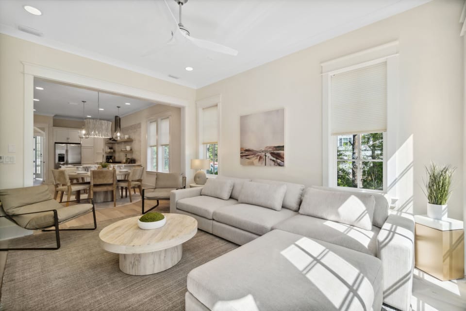 House | Living area | 50-inch Smart TV with digital channels, TV, Netflix