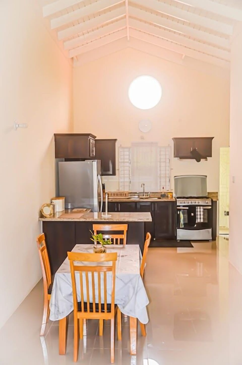 Deluxe House | In-room dining