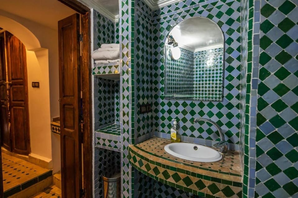 Comfort Room, Courtyard View | Bathroom | Free toiletries, hair dryer