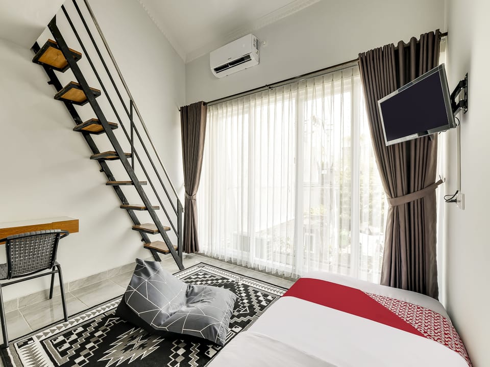 Family Suite | Desk, free WiFi, bed sheets