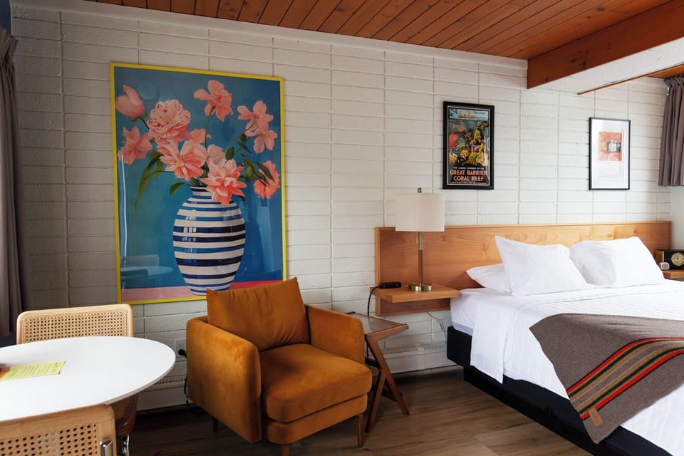 Deluxe Single Room, 1 King Bed | Desk, free WiFi, bed sheets