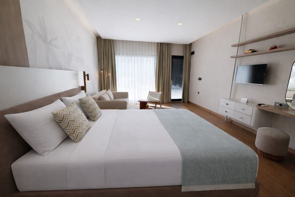 Premium Quadruple Room | Egyptian cotton sheets, premium bedding, memory foam beds, free minibar
