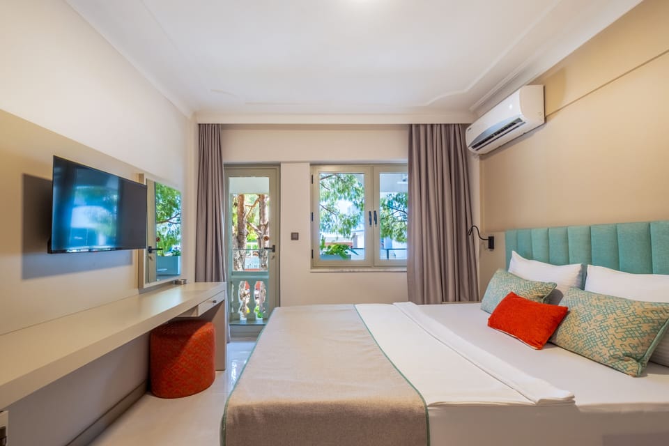 Egyptian cotton sheets, premium bedding, memory foam beds, free minibar