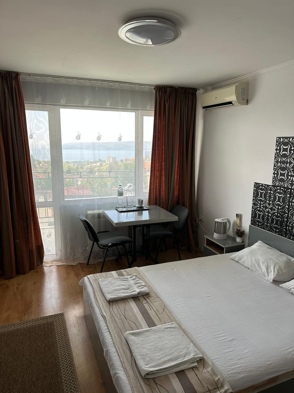 Deluxe Double or Twin Room | Hypo-allergenic bedding, down comforters, blackout drapes, free WiFi