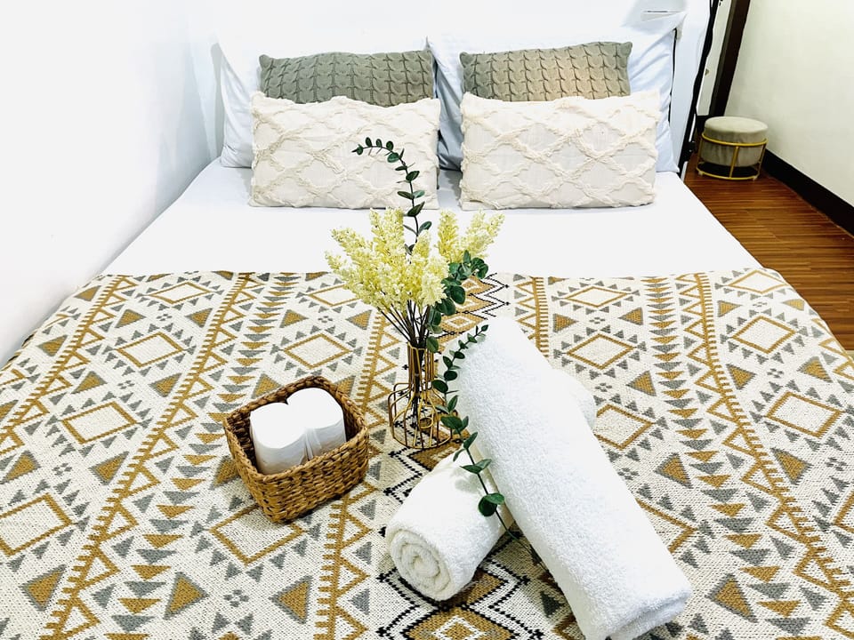 Basic Double Room | Desk, WiFi (free), bed sheets