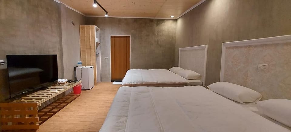 Comfort Quadruple Room | Blackout drapes, free WiFi