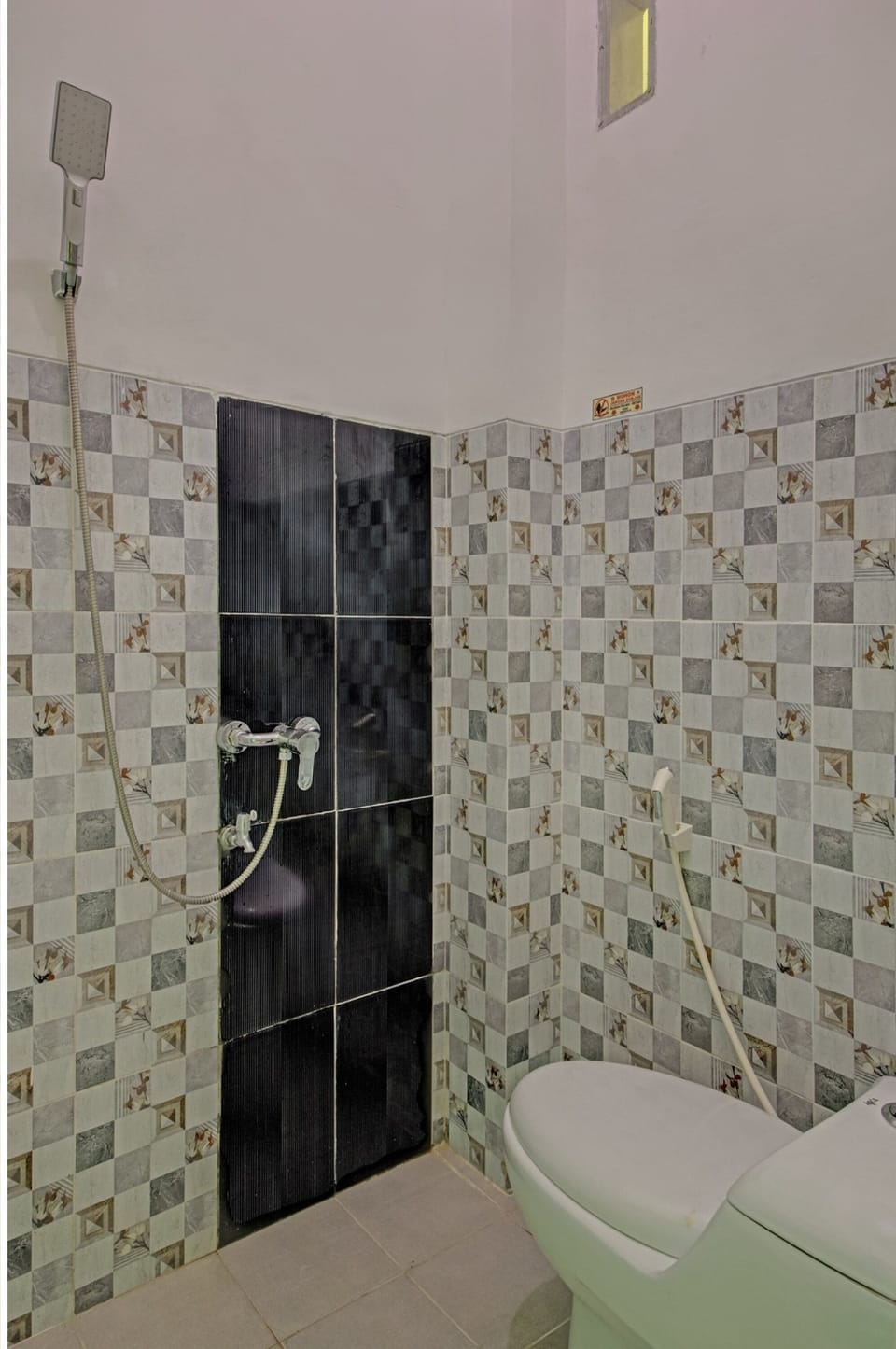 Deluxe Double Room | Bathroom | Shower, towels, toilet paper