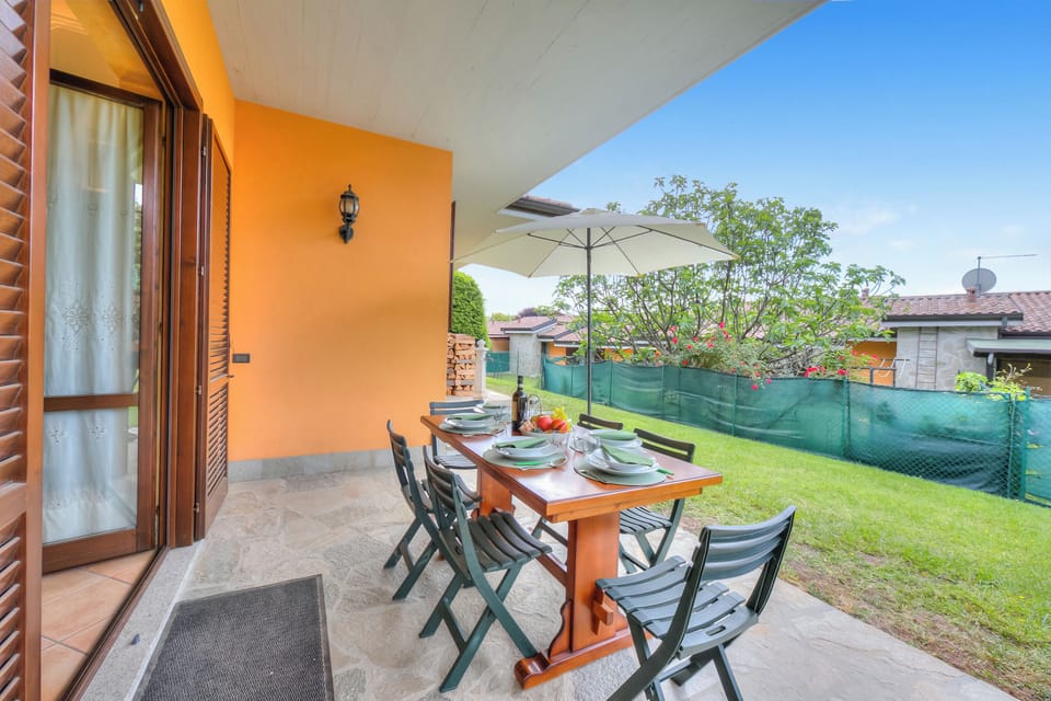 Standard House, 3 Bedrooms, Microwave (Il Sole Di Mirasole Garden House in) | Outdoor dining