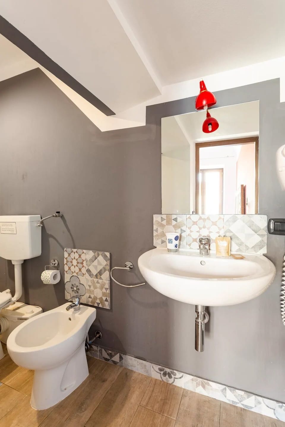 Quadruple Room | Bathroom | Shower, hair dryer, bathrobes, towels