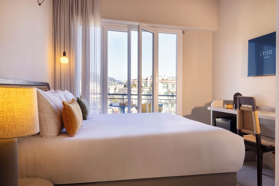 1 bedroom, individually decorated, individually furnished, soundproofing