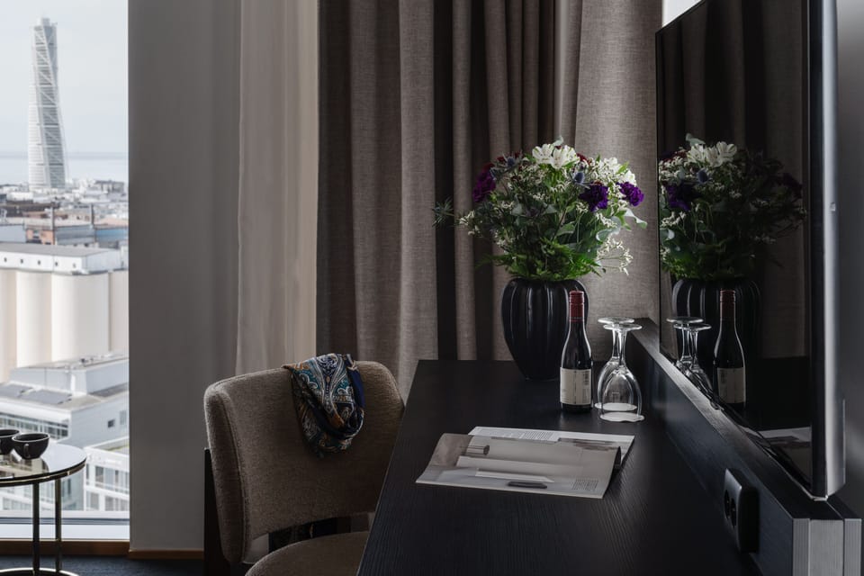 Superior Room | Hypo-allergenic bedding available, minibar, in-room safe, desk