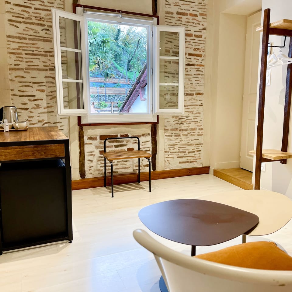 Deluxe Room, 1 Double Bed, Non Smoking, Garden Area | Premium bedding, Select Comfort beds, laptop workspace, soundproofing