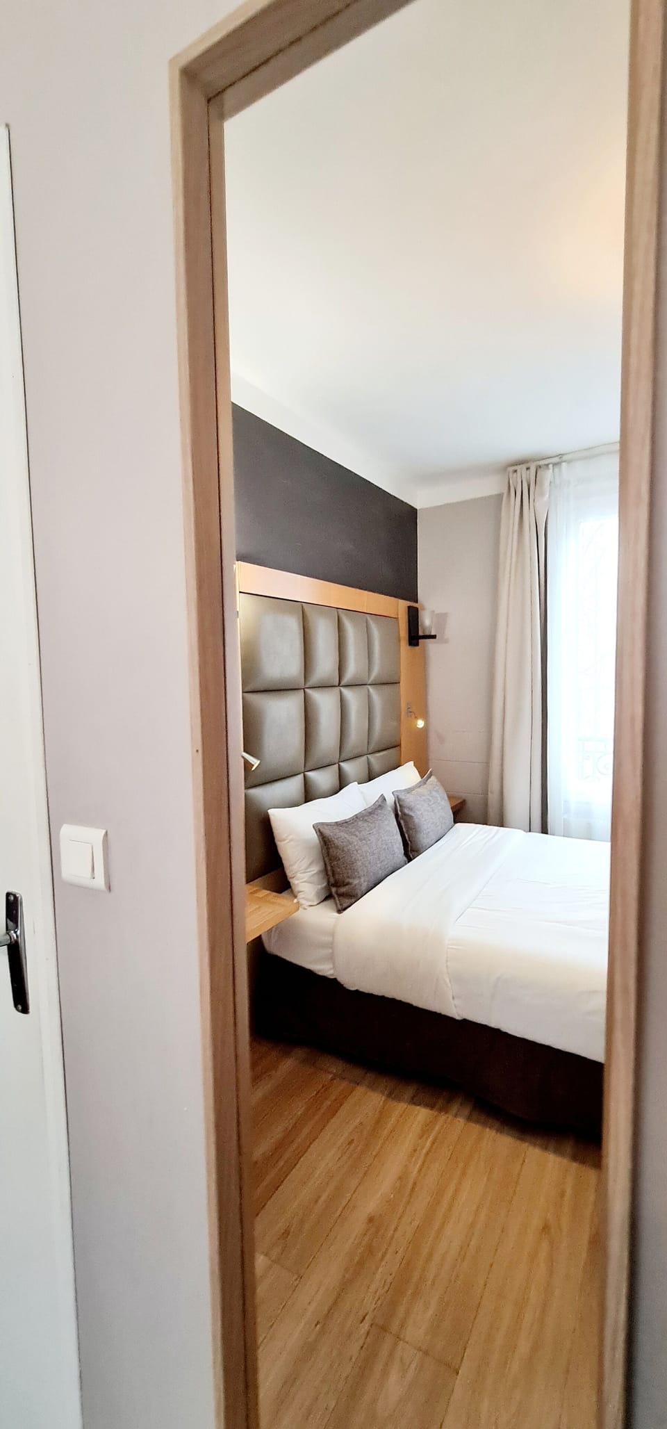 Triple Room | Desk, laptop workspace, iron/ironing board, free WiFi